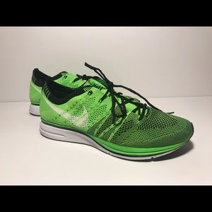 Nike Flyknit Trainer Size 9 Electric Green